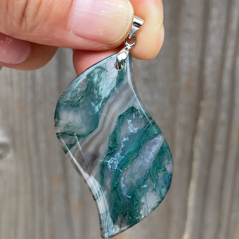 Sterling silver 925‎ stamped wavy moss agate pendant